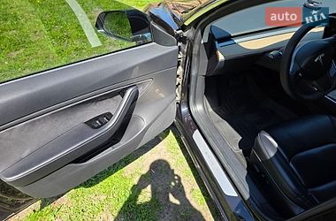 Седан Tesla Model 3 2018 в Бердичеве