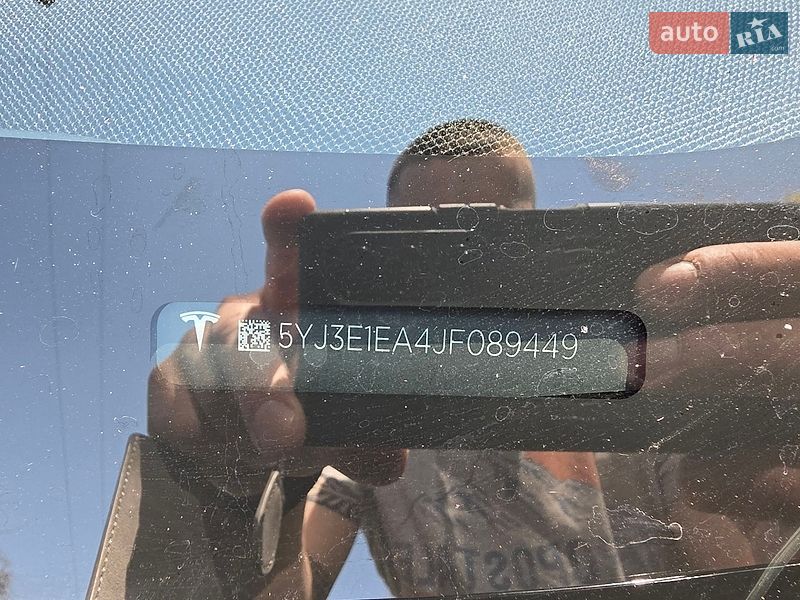 Седан Tesla Model 3 2018 в Бердичеве