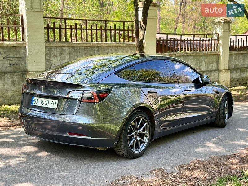 Седан Tesla Model 3 2021 в Виннице