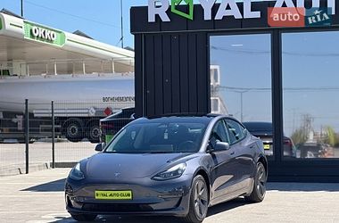 Седан Tesla Model 3 2023 в Львові