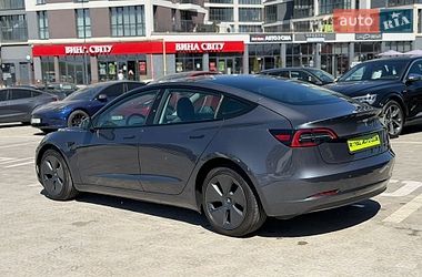 Седан Tesla Model 3 2023 в Львове