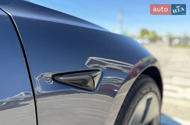 Седан Tesla Model 3 2023 в Львове