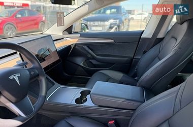 Седан Tesla Model 3 2023 в Львове