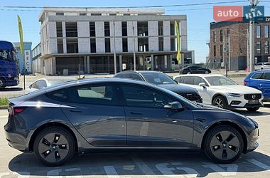 Седан Tesla Model 3 2023 в Львове