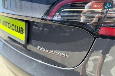 Седан Tesla Model 3 2023 в Львове