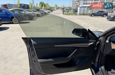 Седан Tesla Model 3 2023 в Львове