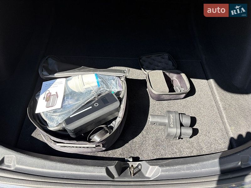 Седан Tesla Model 3 2023 в Одесі
