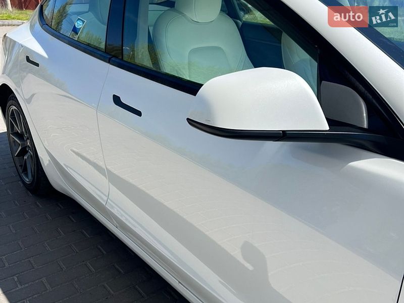 Седан Tesla Model 3 2023 в Днепре