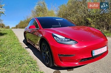 Седан Tesla Model 3 2018 в Тернополі