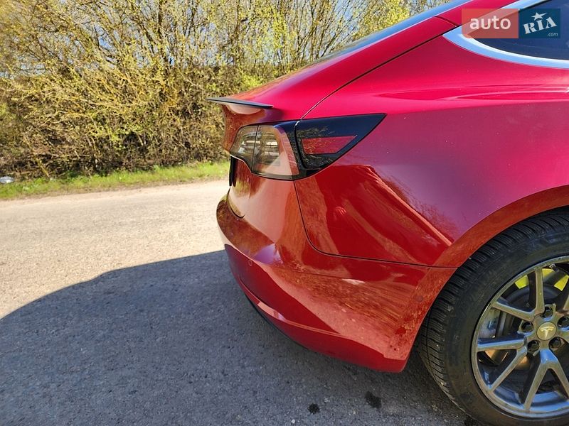 Седан Tesla Model 3 2018 в Тернополі