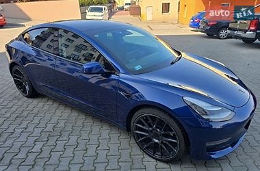 Седан Tesla Model 3 2019 в Львові
