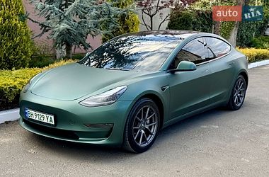 Седан Tesla Model 3 2023 в Одессе