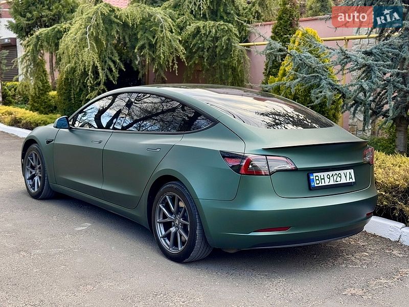 Седан Tesla Model 3 2023 в Одессе