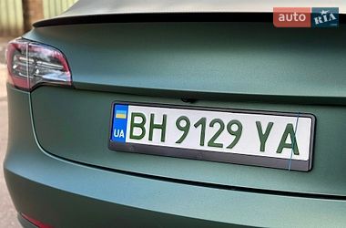 Седан Tesla Model 3 2023 в Одессе