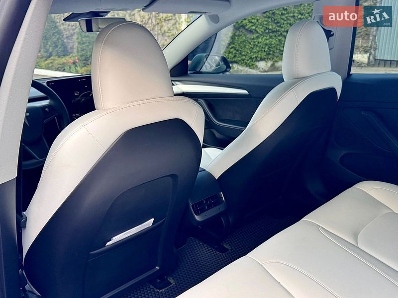 Седан Tesla Model 3 2023 в Одессе