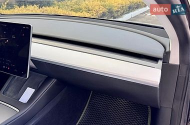 Седан Tesla Model 3 2023 в Одессе