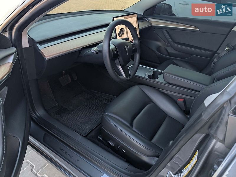 Седан Tesla Model 3 2023 в Киеве