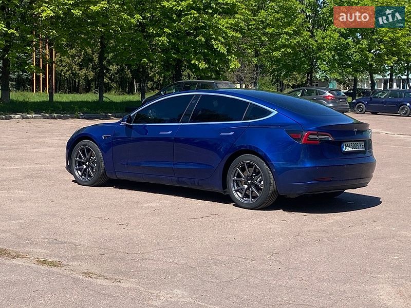 Седан Tesla Model 3 2019 в Житомире