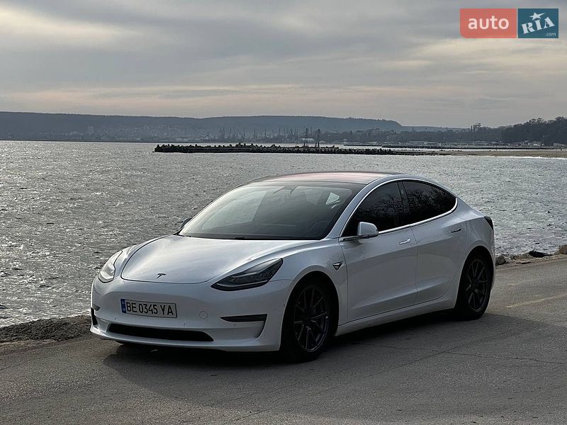 Седан Tesla Model 3 2018 в Кропивницькому