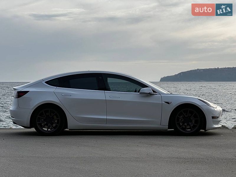 Седан Tesla Model 3 2018 в Кропивницькому