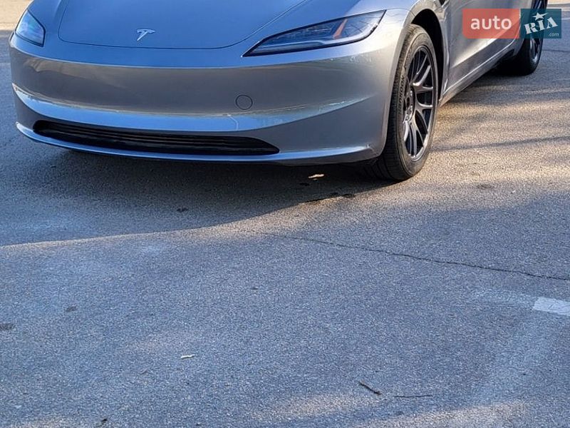 Седан Tesla Model 3 2025 в Запорожье