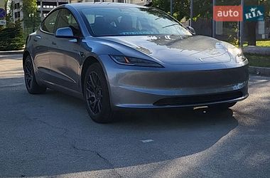 Седан Tesla Model 3 2025 в Запорожье