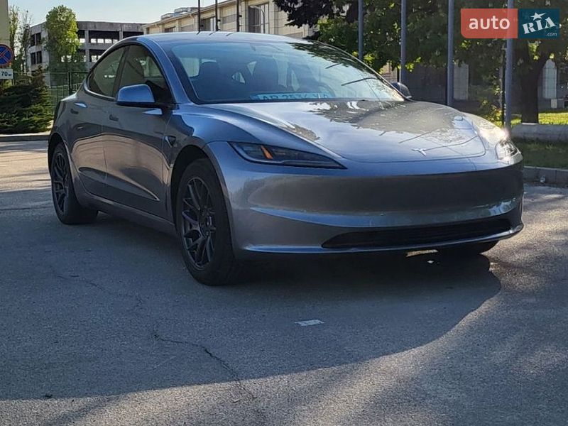Седан Tesla Model 3 2025 в Запорожье