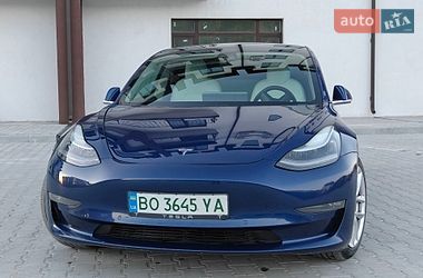 Седан Tesla Model 3 2020 в Кременце
