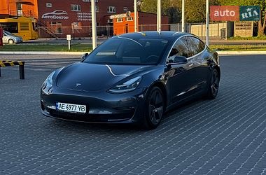 Седан Tesla Model 3 2020 в Дніпрі