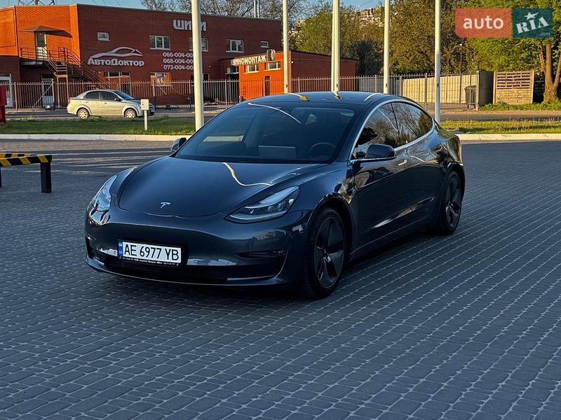 Седан Tesla Model 3 2020 в Днепре