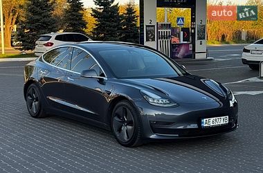 Седан Tesla Model 3 2020 в Днепре
