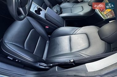 Седан Tesla Model 3 2020 в Днепре