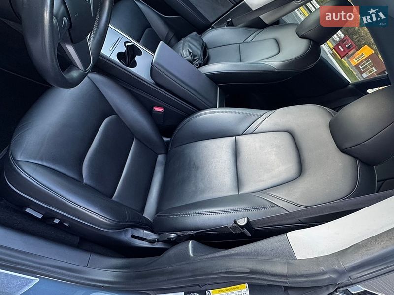 Седан Tesla Model 3 2020 в Днепре