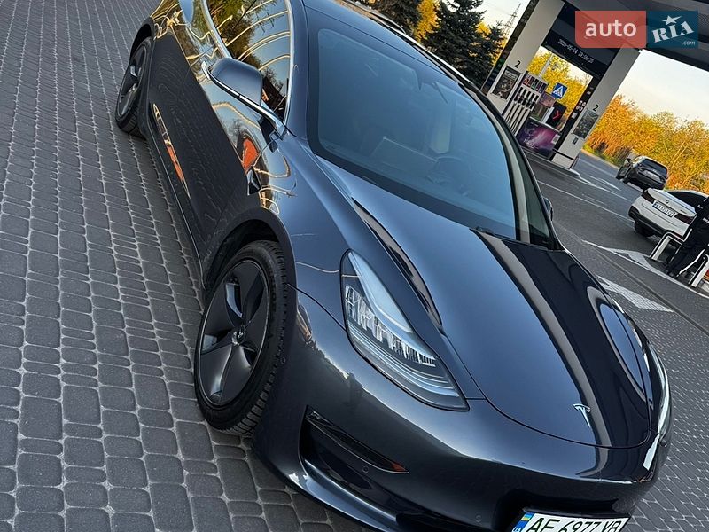 Седан Tesla Model 3 2020 в Днепре