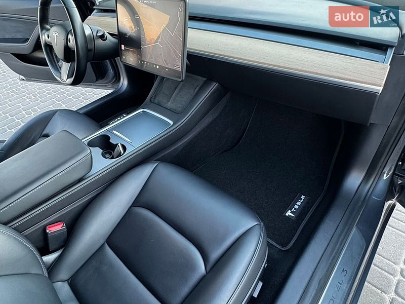 Седан Tesla Model 3 2020 в Днепре