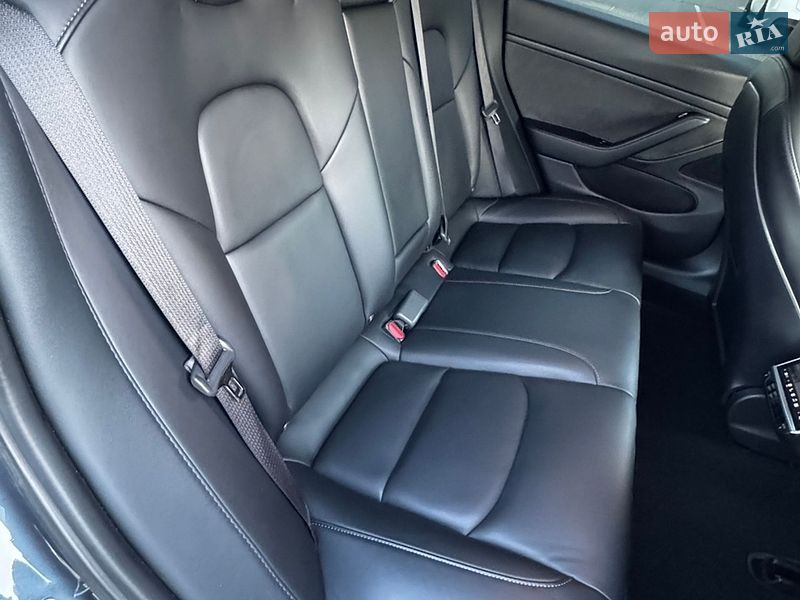 Седан Tesla Model 3 2020 в Днепре