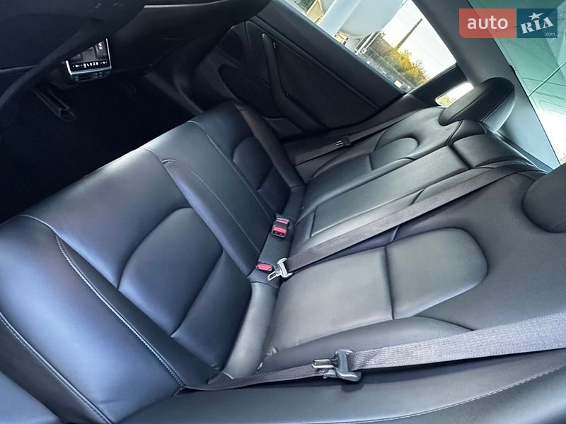 Седан Tesla Model 3 2020 в Днепре