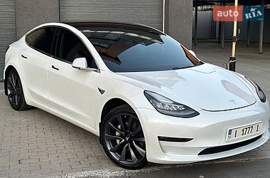 Седан Tesla Model 3 2018 в Києві
