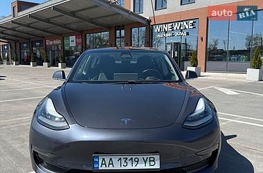 Седан Tesla Model 3 2018 в Киеве