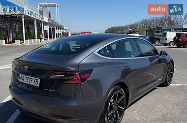 Седан Tesla Model 3 2018 в Киеве