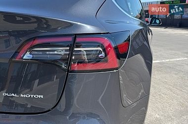 Седан Tesla Model 3 2018 в Киеве