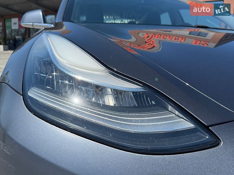 Седан Tesla Model 3 2018 в Киеве
