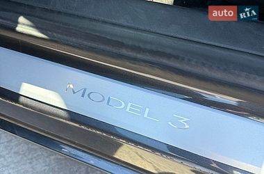 Седан Tesla Model 3 2018 в Киеве