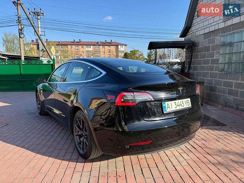 Седан Tesla Model 3 2019 в Києві