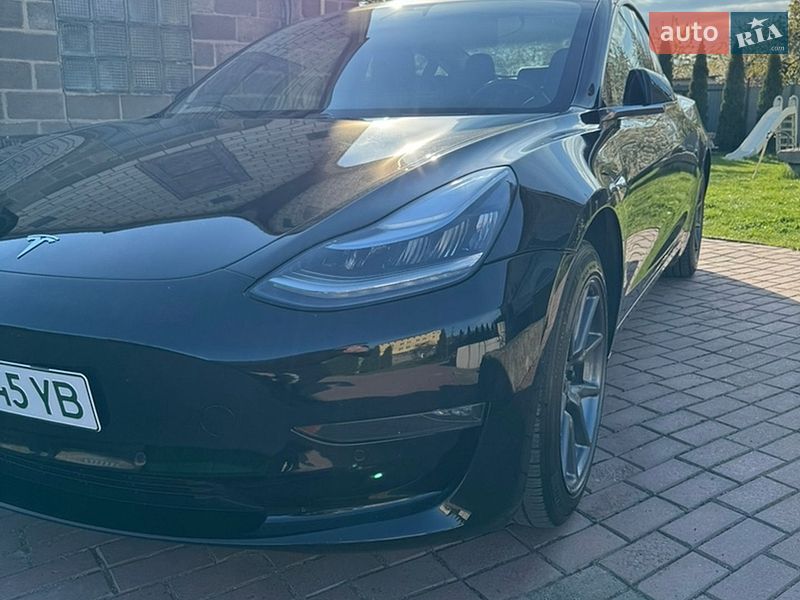 Седан Tesla Model 3 2019 в Києві