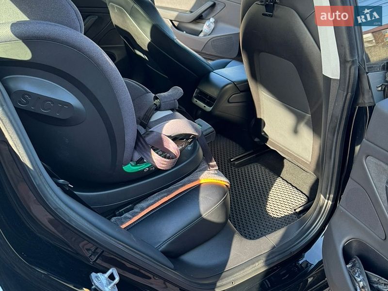 Седан Tesla Model 3 2019 в Києві