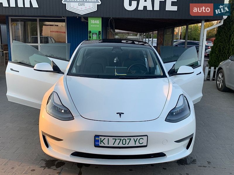 2022 Tesla Model 3, VIN 5YJ3E1EB4NF181045:plate — фото 1 (autoria)