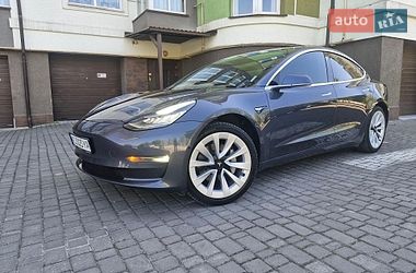 Седан Tesla Model 3 2019 в Івано-Франківську