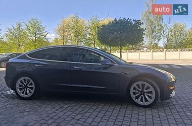 Седан Tesla Model 3 2019 в Івано-Франківську