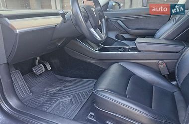 Седан Tesla Model 3 2019 в Івано-Франківську